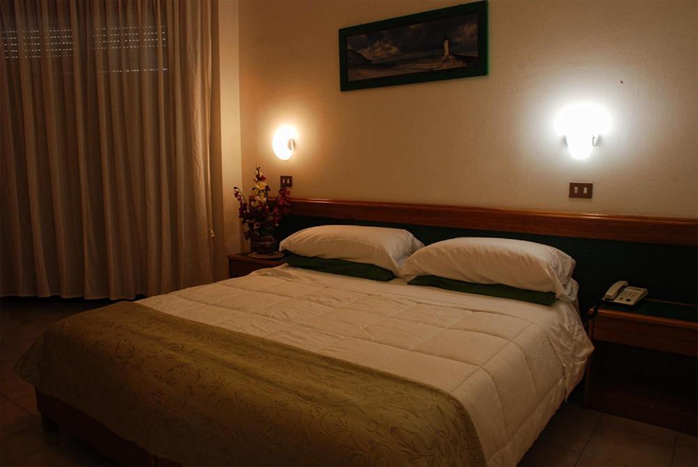 Hotel Neptunus 네뚜노 외부 사진